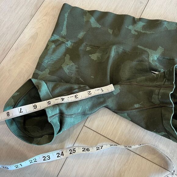 Gymshark women shorts size S - Picture 4 of 8